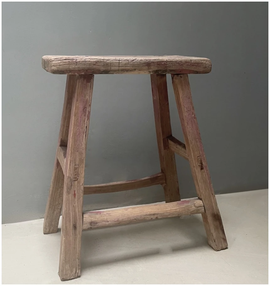 oud houten krukje