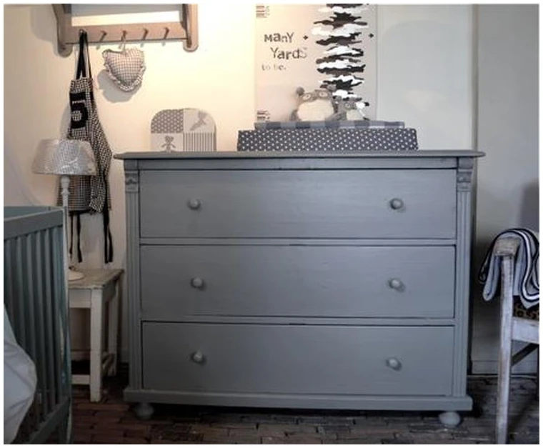 BROCANTE LADEN COMMODE